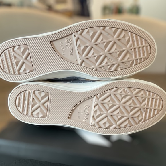 🌸Converse Women’s All Star Madison Low Tops - Picture 7 of 11